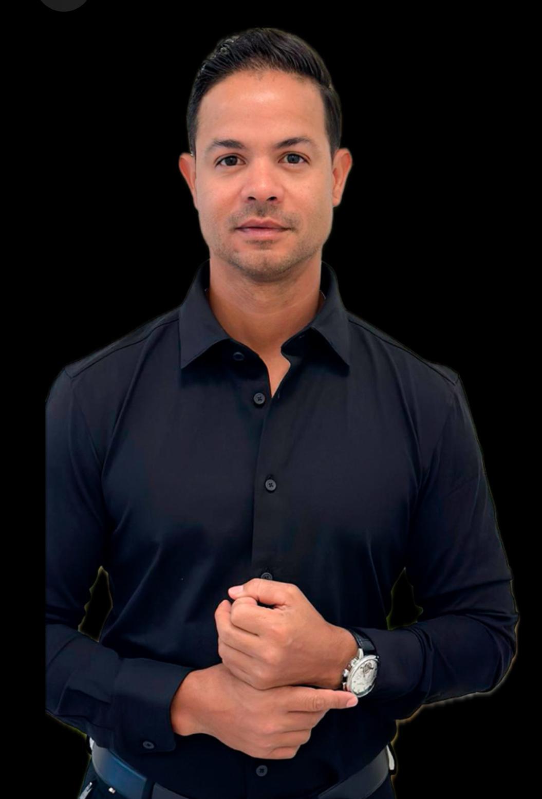Javier J. Diaz headshot